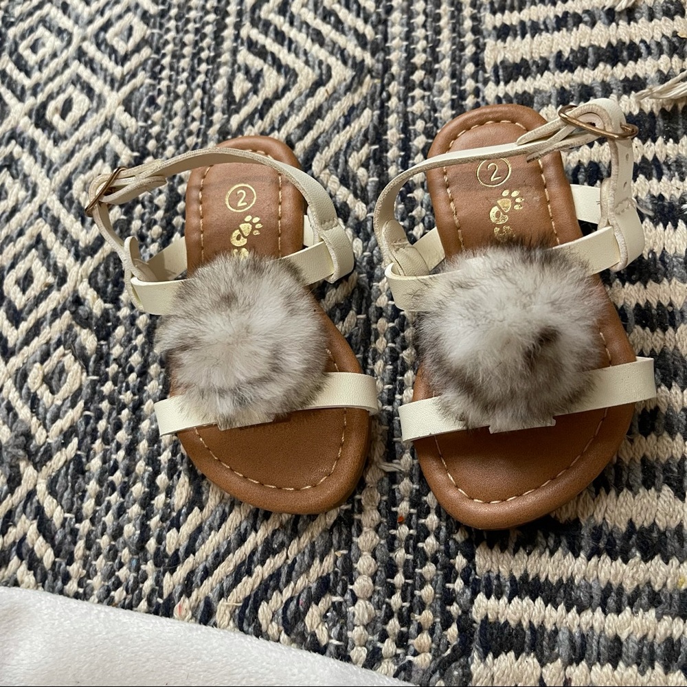 ositos baby girl fur sandals size 2